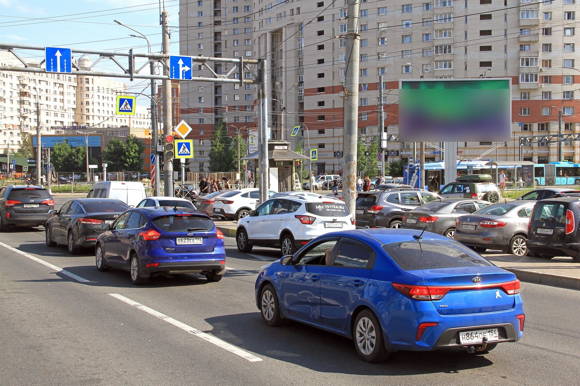 Фотография рекламного носителя, тип: Билборд 3x6, адрес: Ильюшина ул. Х Гаккелевская ул., д.34, Санкт-Петербург, Россия. Сторона А №768009