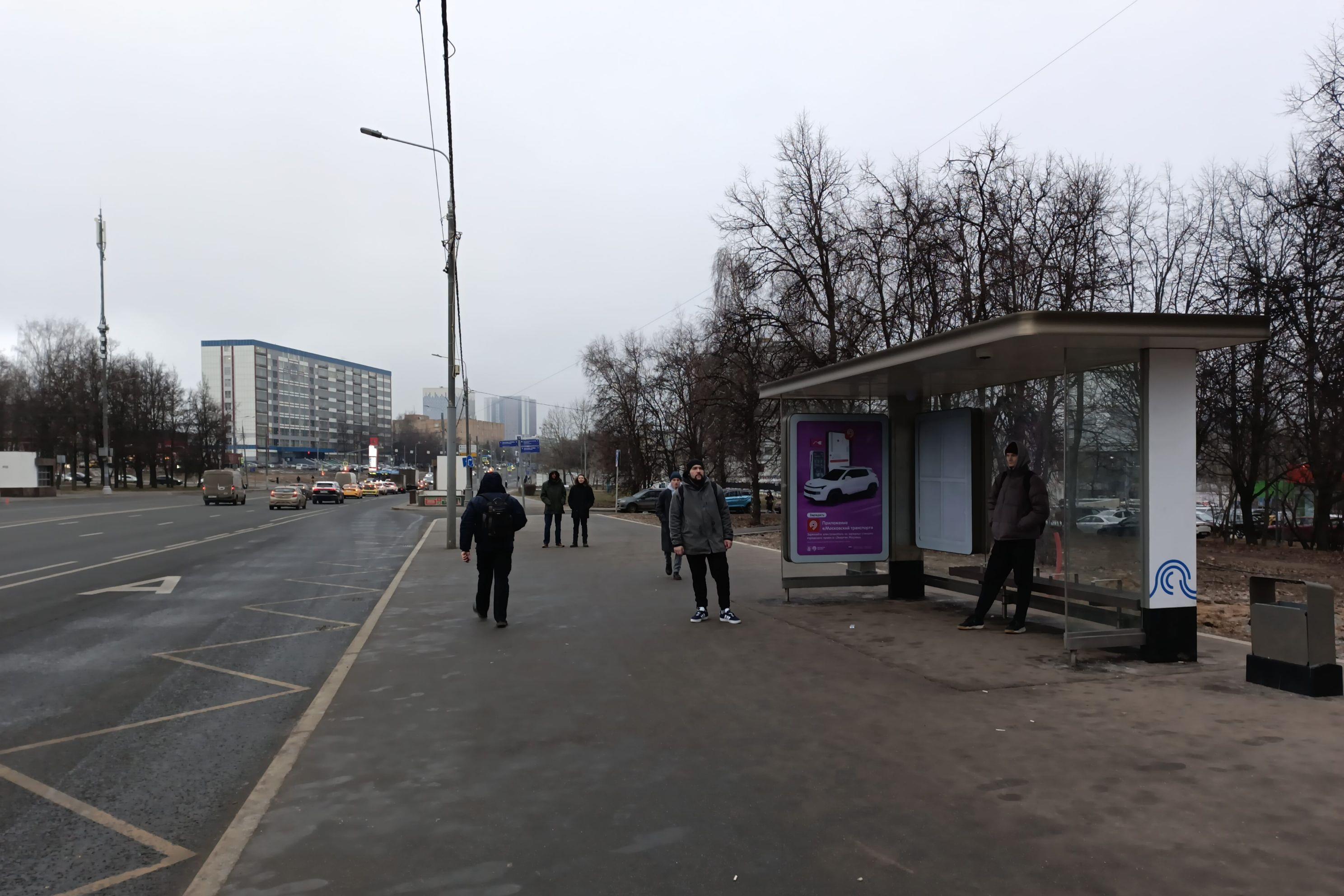 Фотография рекламного носителя, тип: Остановка 1.8x1.2, адрес: Обручева ул., д.33а, Москва, Россия. Сторона А №931502