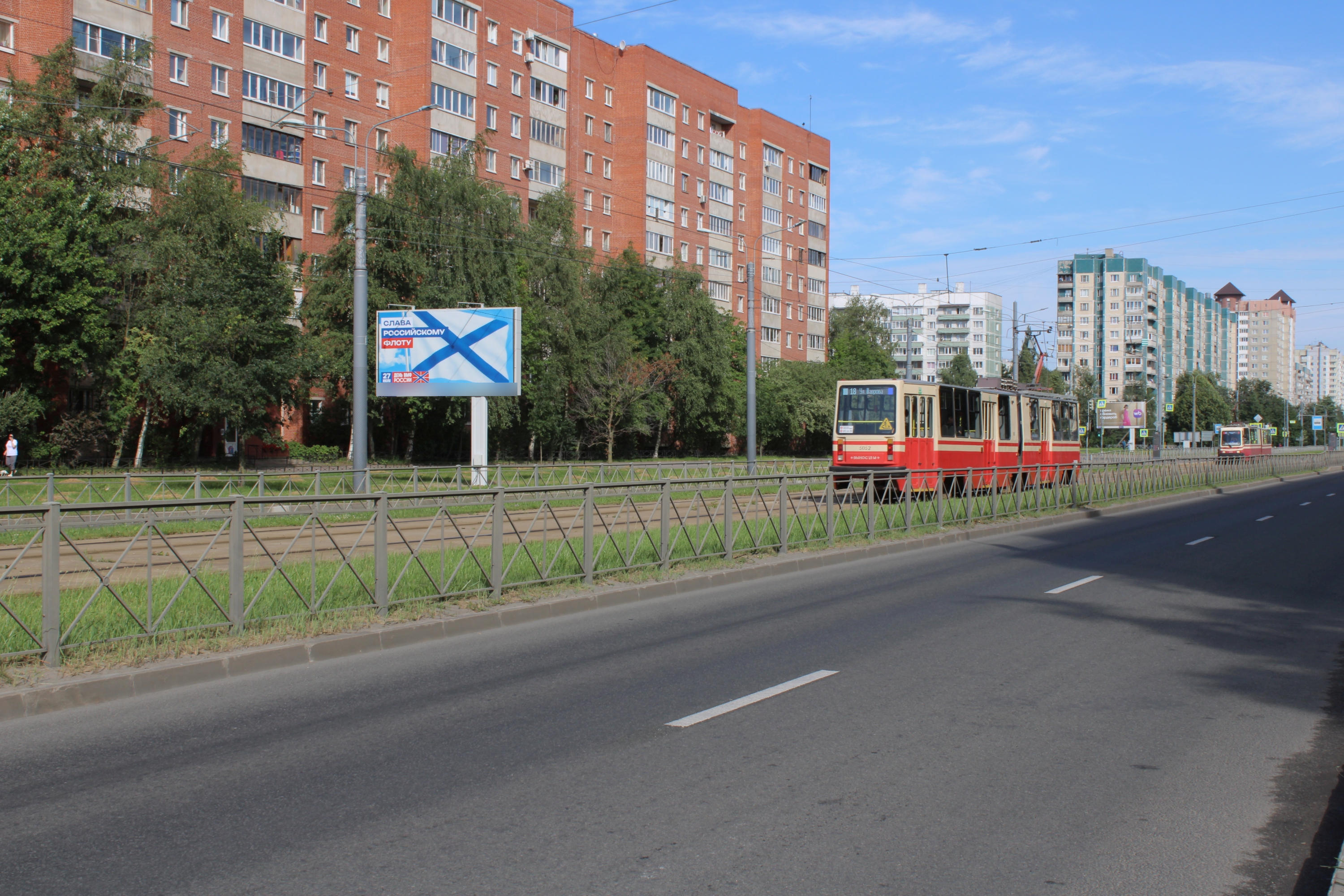 Фотография рекламного носителя, тип: Билборд 3x6, адрес: Авиаконструкторов пр-т., д.10, Санкт-Петербург, Россия. Сторона Б №106609