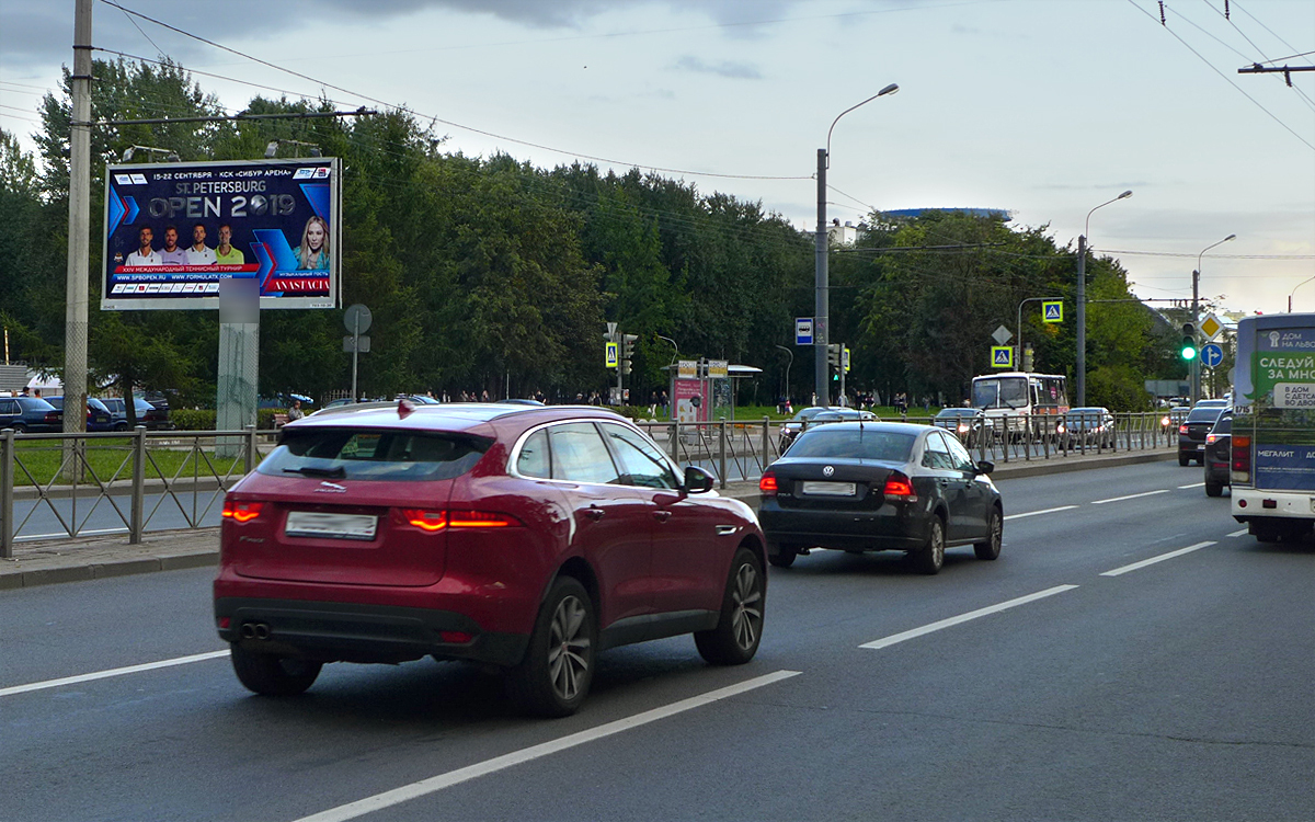 Фотография рекламного носителя, тип: Билборд 3x6, адрес: Большевиков пр-т., д.10, корп.1, Санкт-Петербург, Россия. Сторона B №170683