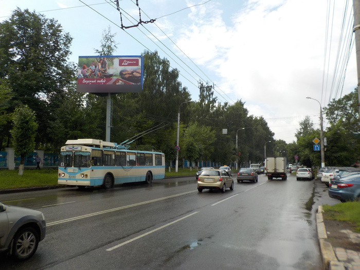 Фотография рекламного носителя, тип: Билборд 3x6, адрес: Воровского ул., д.42, Киров, Кировская область, Россия. Сторона B1-B3 №160356