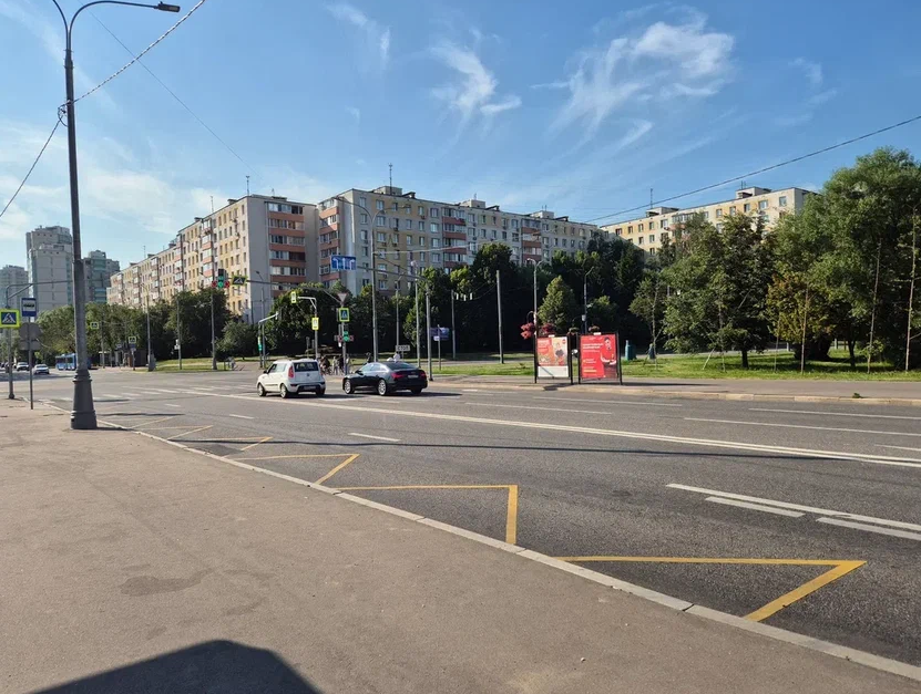 Фотография рекламного носителя, тип: Афиша 1.75x1.8, адрес: Голубинская ул., д.24, корп.1 Х Паустовского ул., стенд 2, Москва, Россия. Сторона A №873676