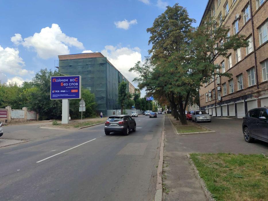 Фотография рекламного носителя, тип: Ситиборд 2.7x3.7, адрес: Панфилова пр-т. X Артема ул., д.114/1, Донецк, Донецкая область, Россия. Сторона B1-B10 №1404041