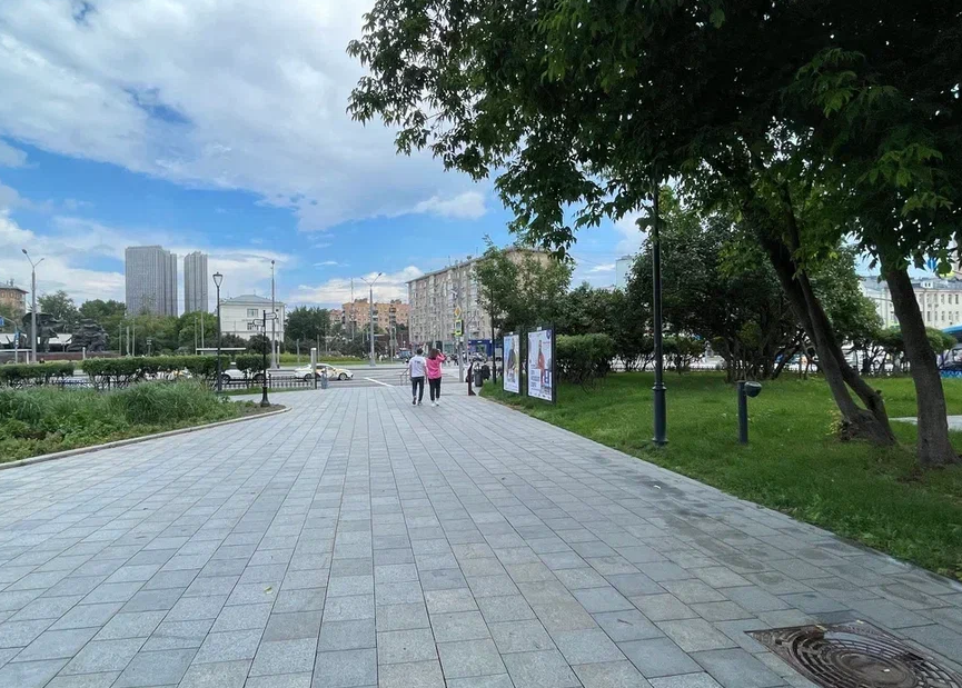 Фотография рекламного носителя, тип: Афиша 1.75x1.8, адрес: Красная Пресня ул., д.31, поз.3, стенд 1, Москва, Россия. Сторона А №618447