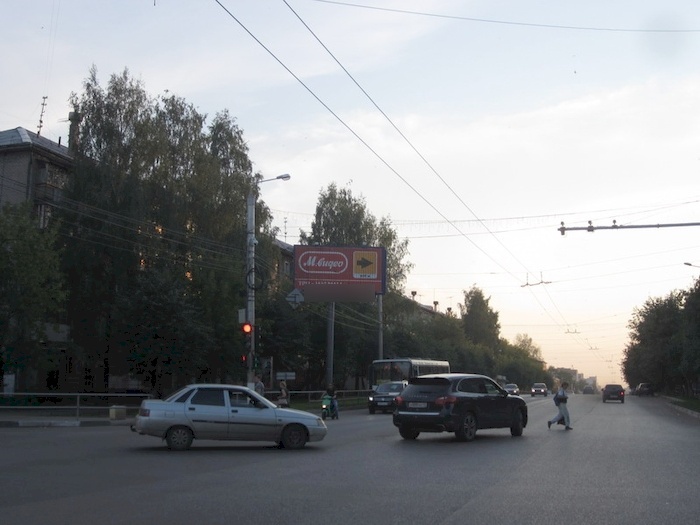 Фотография рекламного носителя, тип: Билборд 3x6, адрес: Воровского ул., д.54, Киров, Кировская область, Россия. Сторона B1-B3 №160352