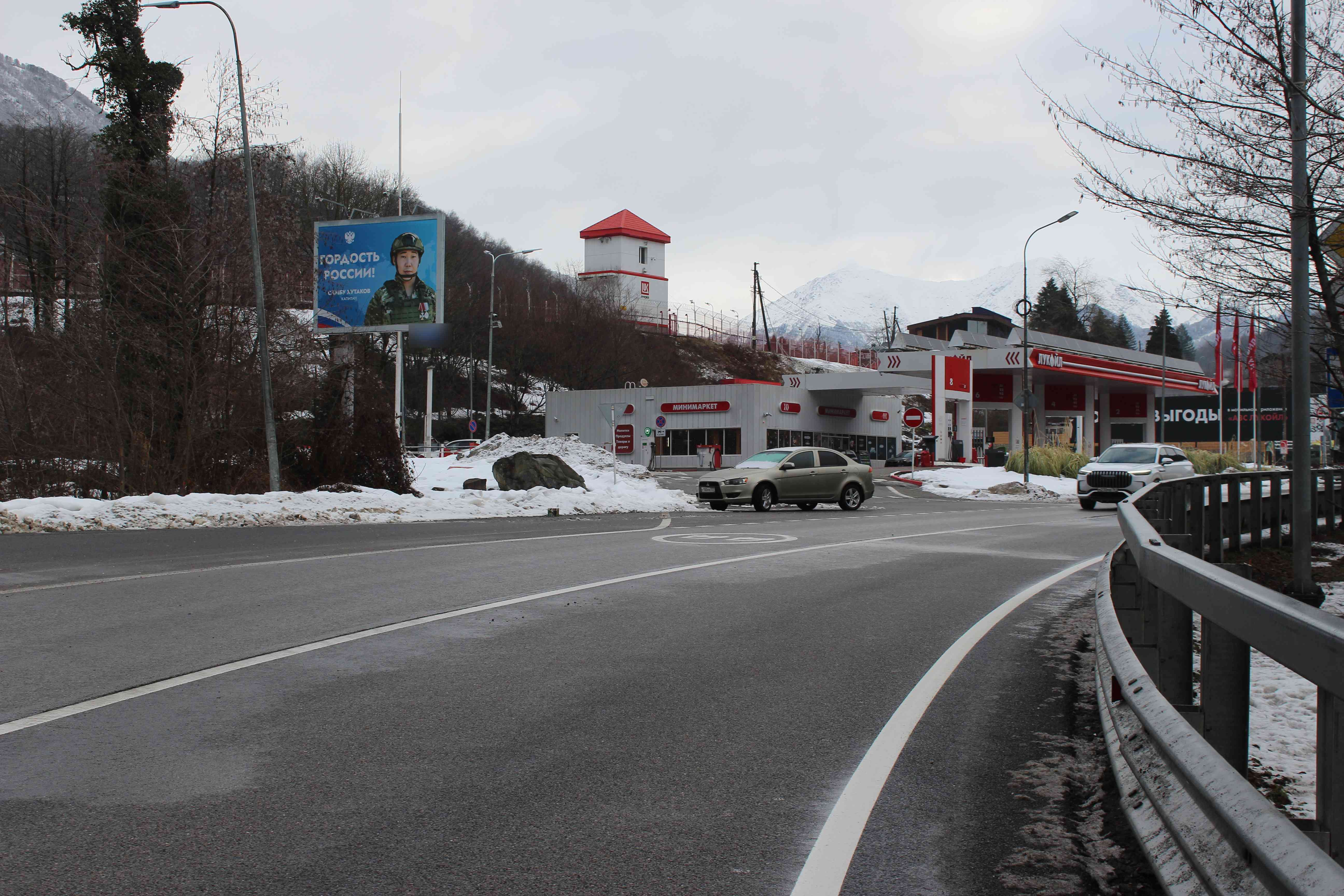 Фотография рекламного носителя, тип: Ситиборд 2.7x3.7, адрес: Защитников Кавказа ул., д.169, Сочи, Краснодарский край, Россия. Сторона Б №826566