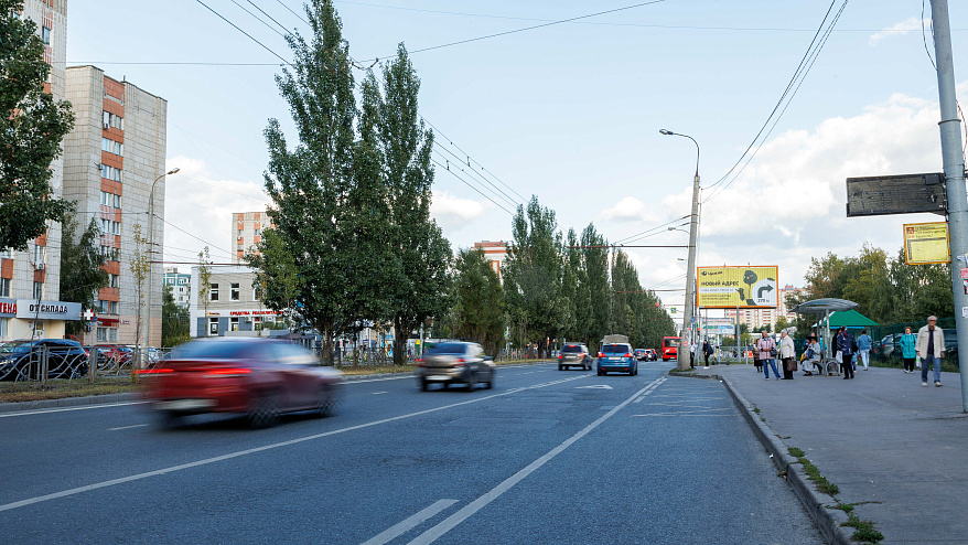 Фотография рекламного носителя, тип: Билборд 3x6, адрес: Маршала Чуйкова ул., д.54, Казань, Республика Татарстан, Россия. Сторона А1-A3 №679017