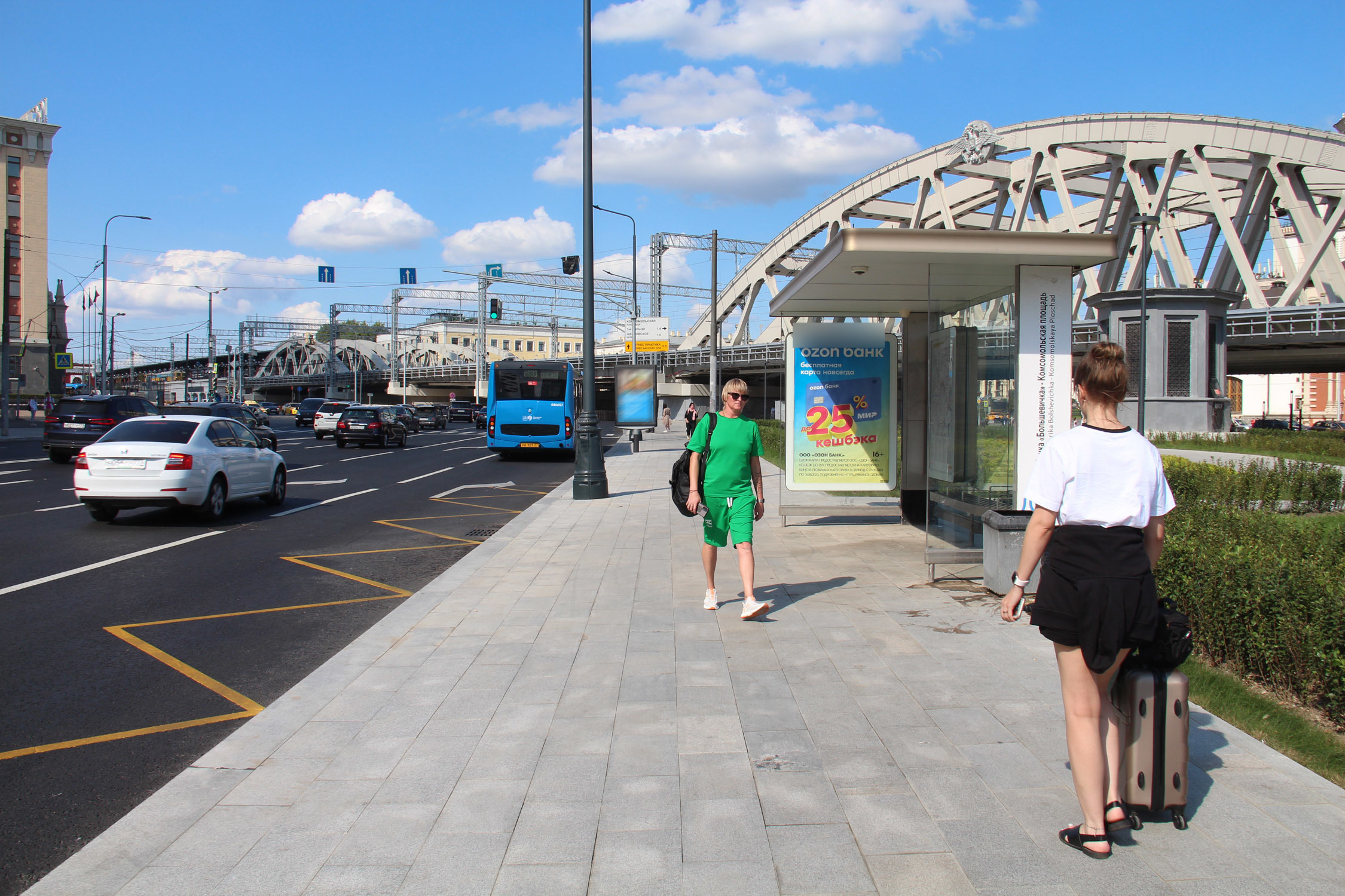 Фотография рекламного носителя, тип: Остановка 1.8x1.2, адрес: Каланчевская ул., д.17, Москва, Россия. Сторона А №579996