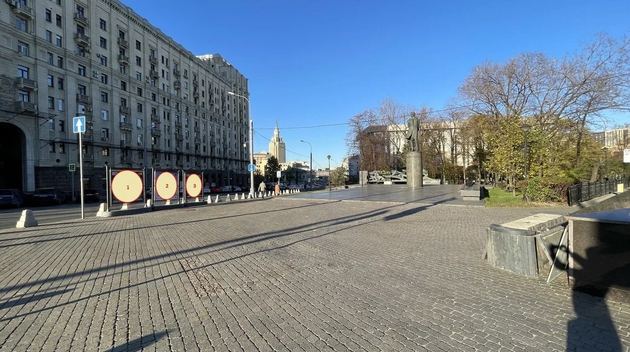 Фотография рекламного носителя, тип: Афиша 1.75x1.8, адрес: Садовая-Спасская ул., д.21, стенд 2, Москва, Россия. Сторона B №887330