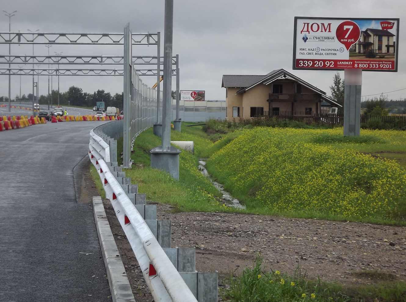 Фотография рекламного носителя, тип: Билборд 3x6, адрес: Киевское ш., 31 600м, Ленинградская область, Россия. Сторона А №338907