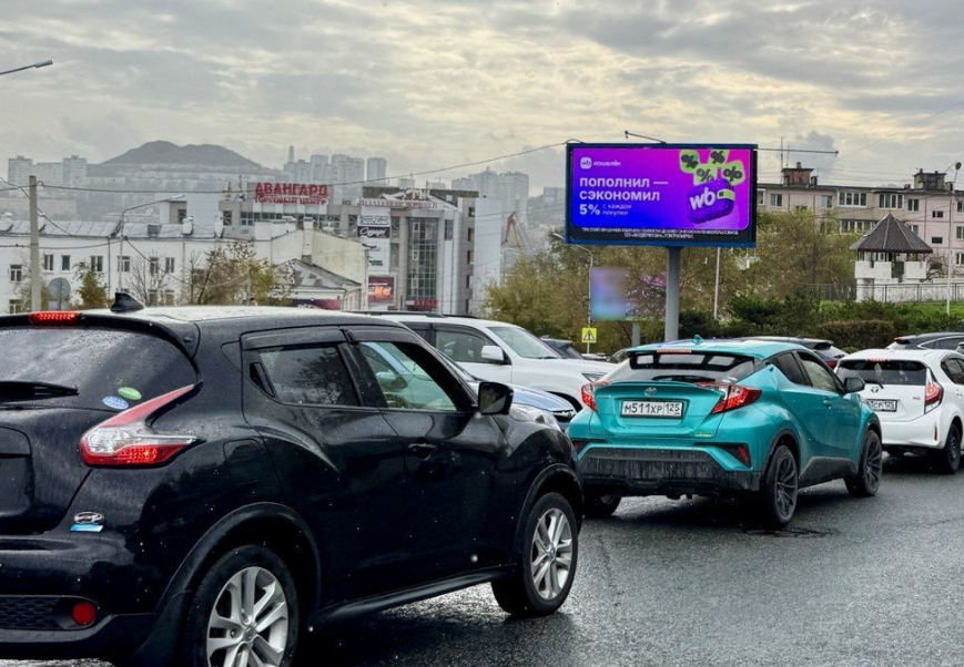 Фотография рекламного носителя, тип: Билборд 3x6, адрес: Пушкинская ул., д.115 Х Шефнера кольцо, Владивосток, Приморский край, Россия. Сторона А3 №774862