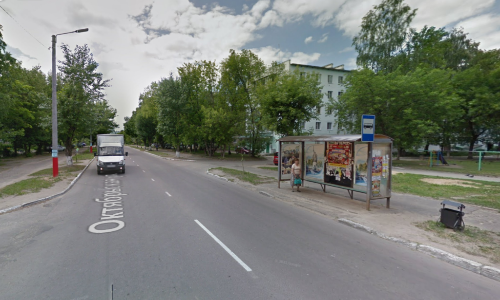 Фотография рекламного носителя, тип: Остановка 1.8x1.2, адрес: Октябрьская ул., в-не магазина Дикси, Муром, Владимирская область, Россия. Сторона А №1335805