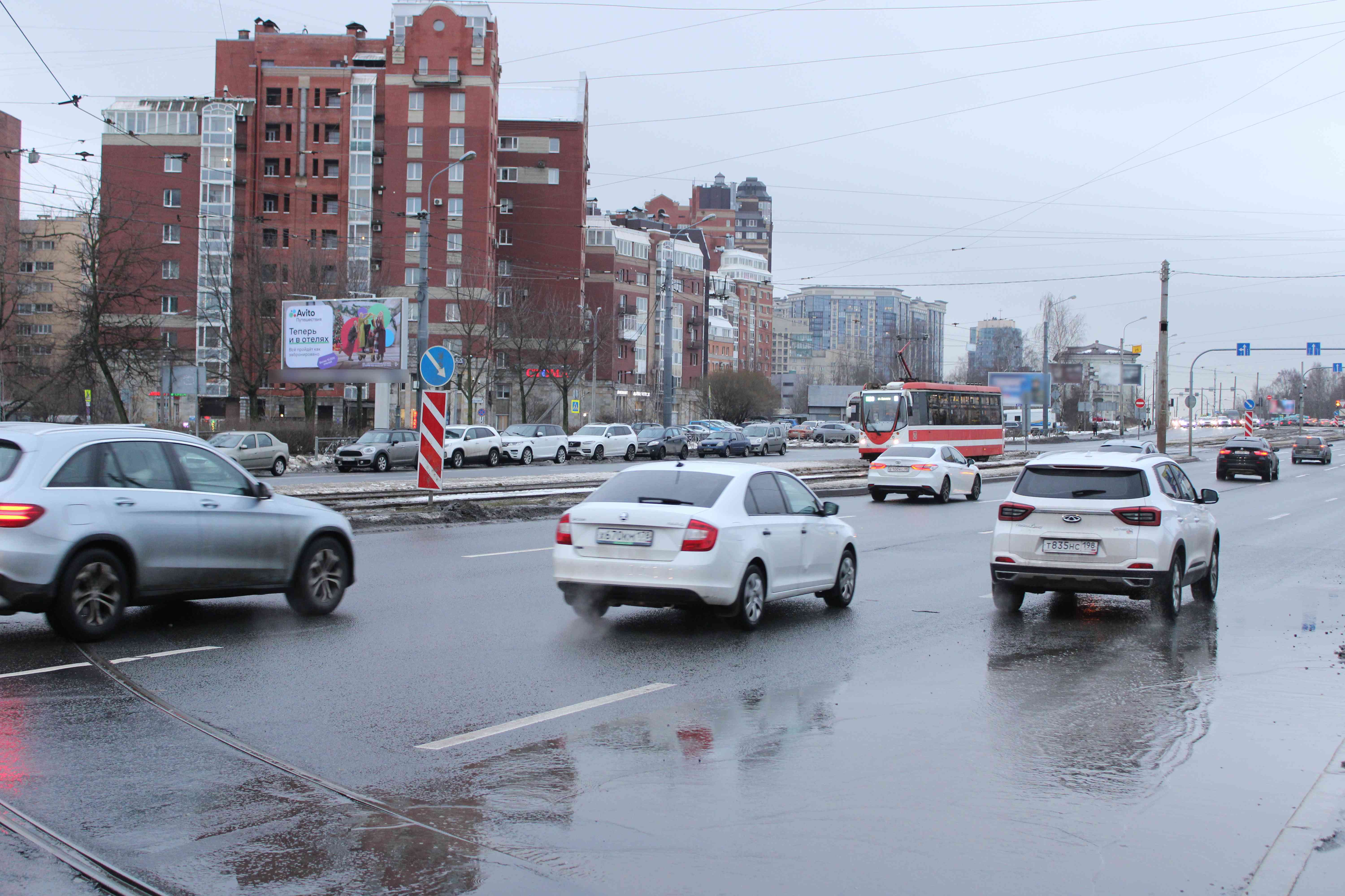 Фотография рекламного носителя, тип: Билборд 3x6, адрес: Энгельса пр-т., д.111, к.1 Х Сикейроса ул., Санкт-Петербург, Россия. Сторона Б №635974