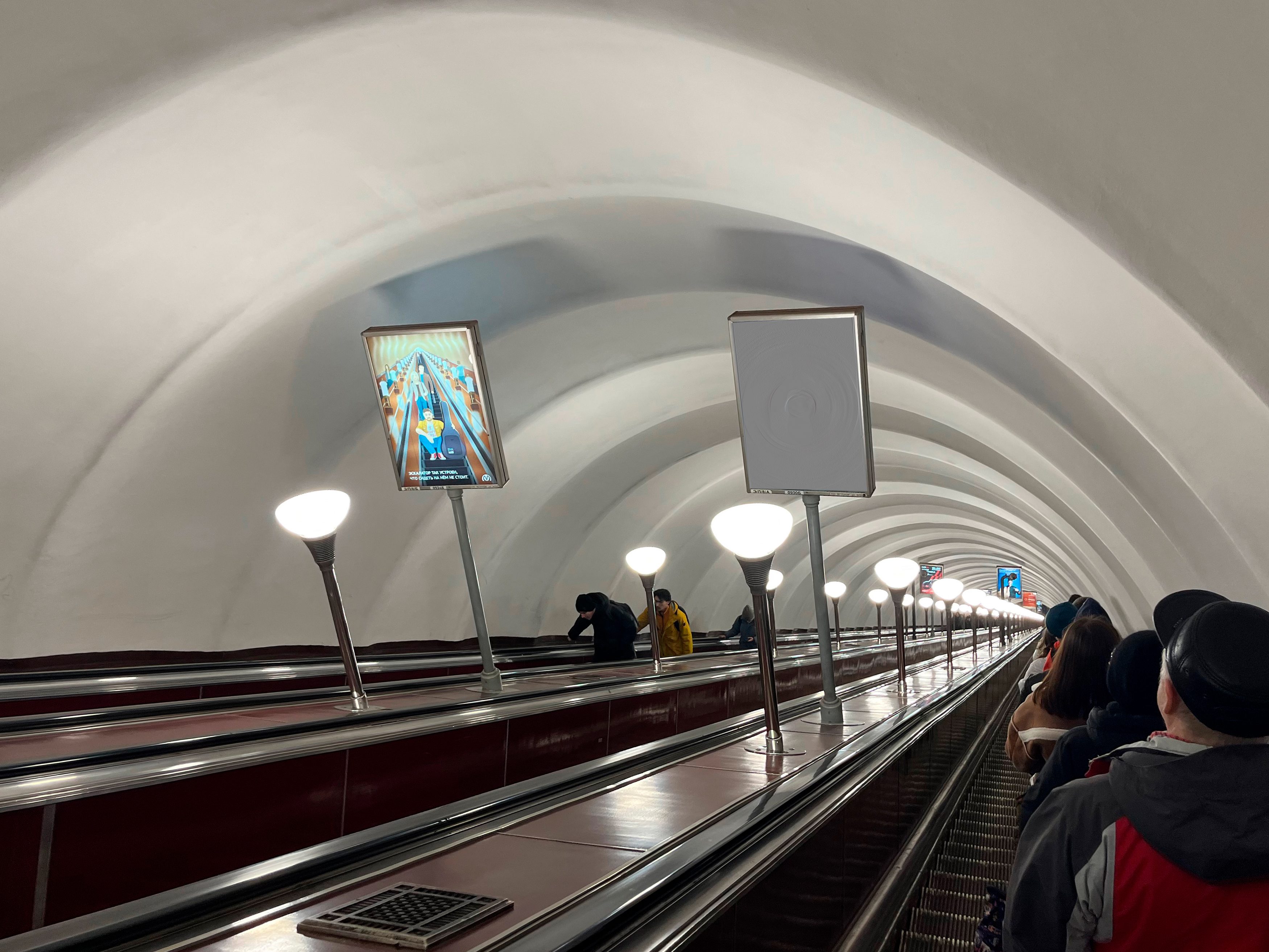 Фотография рекламного носителя, тип: Лайтбокс, адрес: Станция метро «Площадь Мужества», линия Кировско-Выборгская, Санкт-Петербург, Россия. Сторона/вариант Б №1606216