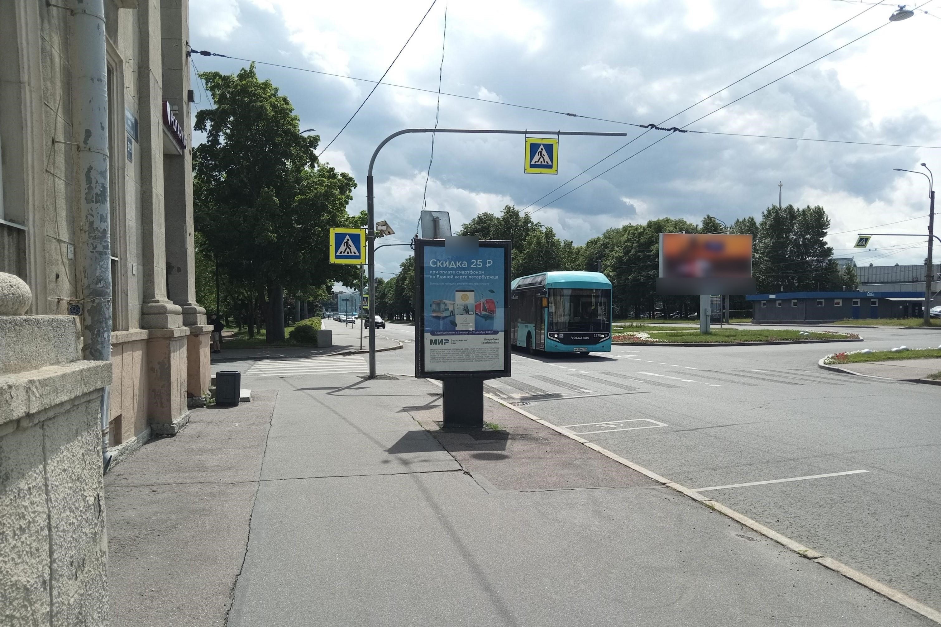 Фотография рекламного носителя, тип: Ситиформат 1.8x1.2, адрес: Наличная ул., д.3 Х Среднегаванский пр-т., Санкт-Петербург, Россия. Сторона Б №108134