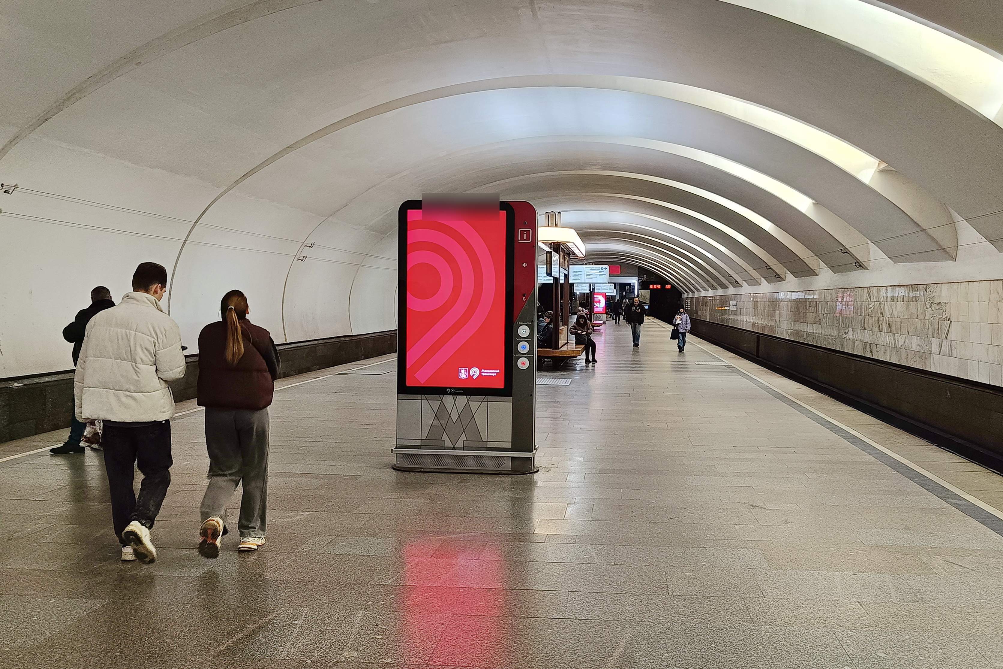 Фотография рекламного носителя, тип: Видеоэкран, адрес: Станция метро «Крылатское», линия Арбатско-Покровская, Москва, Россия. Сторона/вариант А2 №1423039