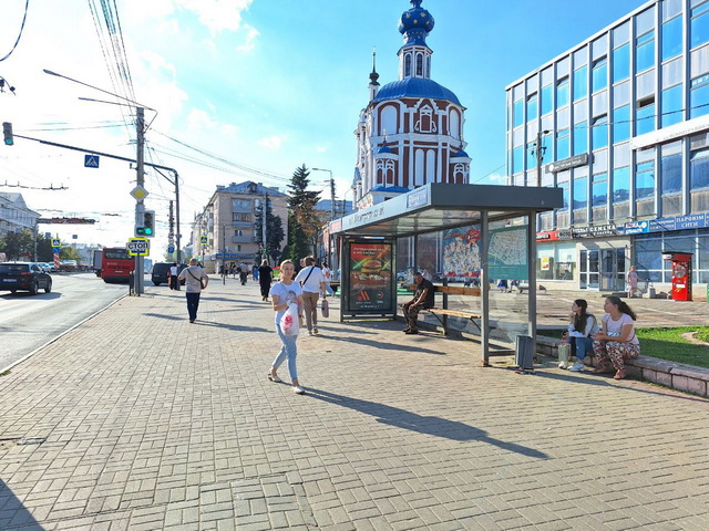 Фотография рекламного носителя, тип: Остановка 1.8x1.2, адрес: Кирова ул., д.27, Калуга, Калужская область, Россия. Сторона А1-A5 №621624