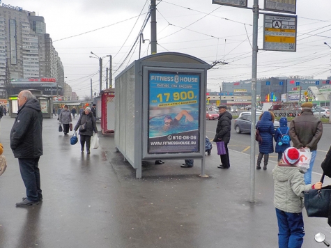 Фотография рекламного носителя, тип: Остановка 1.8x1.2, адрес: Коломяжский пр-т., д.24, ост. ст.м. Пионерская, поз.3, Санкт-Петербург, Россия. Сторона В №165612