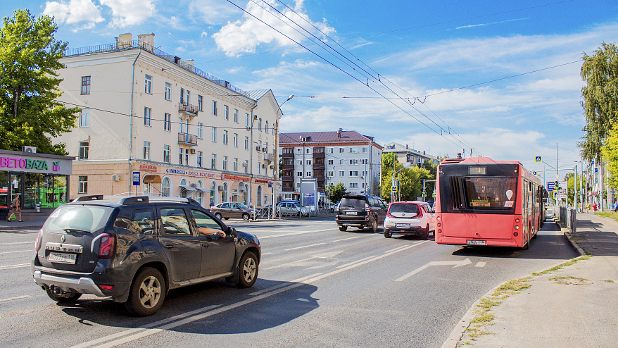 Фотография рекламного носителя, тип: Пиллар 3x1.4, адрес: Ибрагимова пр-т., д.26, Казань, Республика Татарстан, Россия. Сторона B №685966