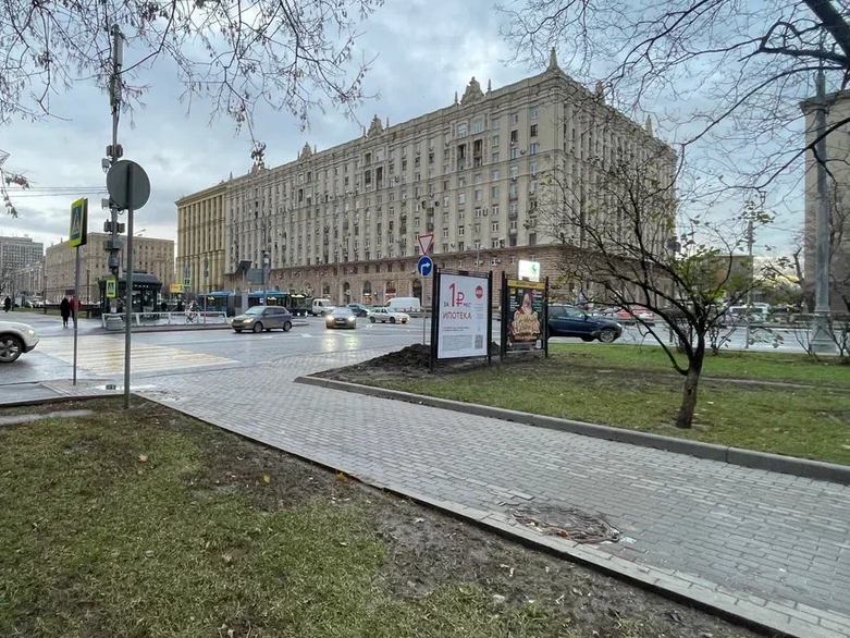 Фотография рекламного носителя, тип: Афиша 1.75x1.8, адрес: Мира пр-т., д.124, поз.3, стенд 1, Москва, Россия. Сторона B №1067783