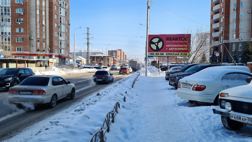 Фотография рекламного носителя, тип: Билборд 3x6, адрес: Омская ул. X Богдана Хмельницкого ул., д.42, корп.1, Омск, Омская область, Россия. Сторона А №1010169