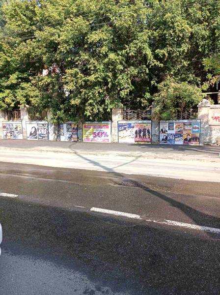 Фотография рекламного носителя, тип: Афиша 1.75x1.8, адрес: Чернышевског ул., д.157, Саратов, Саратовская область, Россия. Сторона A №1384470