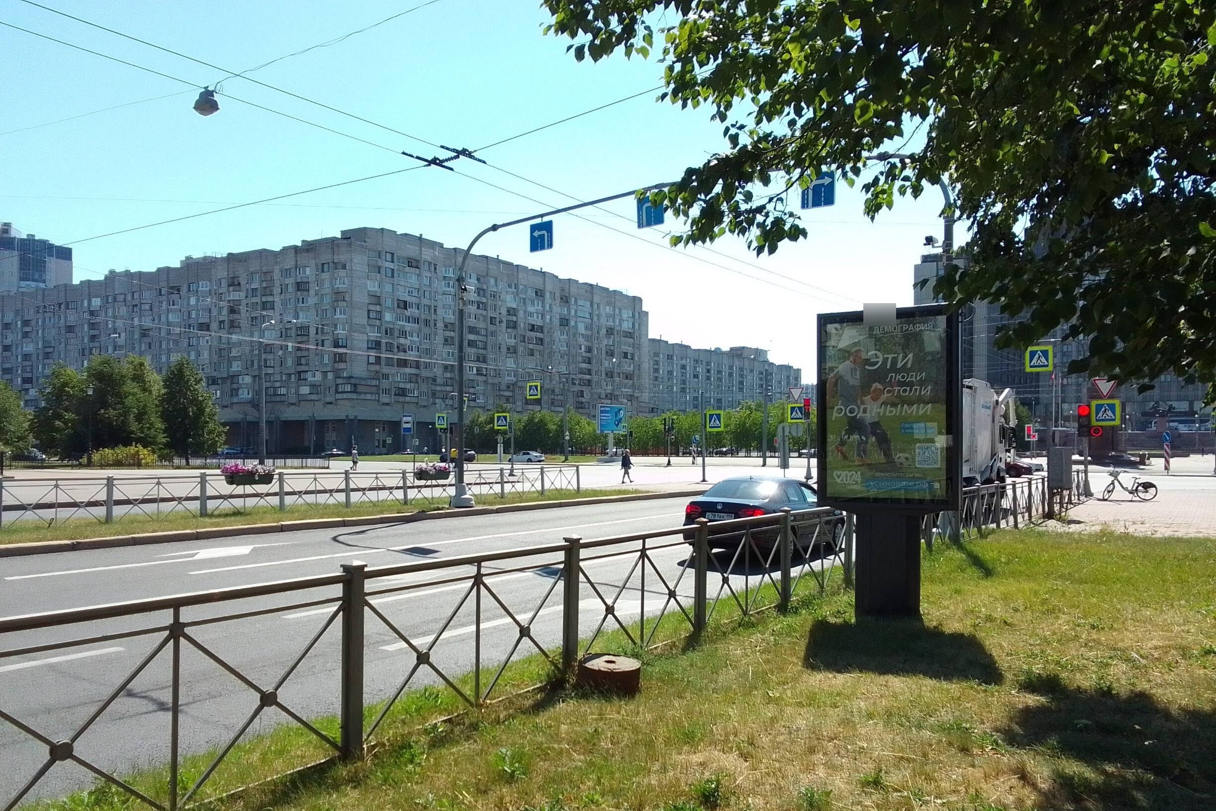 Фотография рекламного носителя, тип: Ситиформат 1.8x1.2, адрес: Нахимова ул., д.15е Х Кораблестроителей ул., Санкт-Петербург, Россия. Сторона А №635579