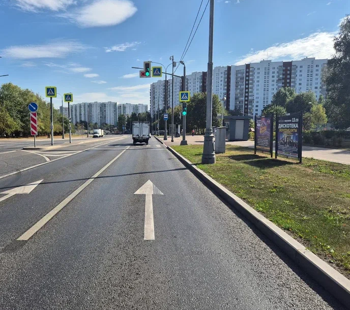 Фотография рекламного носителя, тип: Афиша 1.75x1.8, адрес: Новоясеневский пр-т., д.12, стенд 2, Москва, Россия. Сторона A №873693