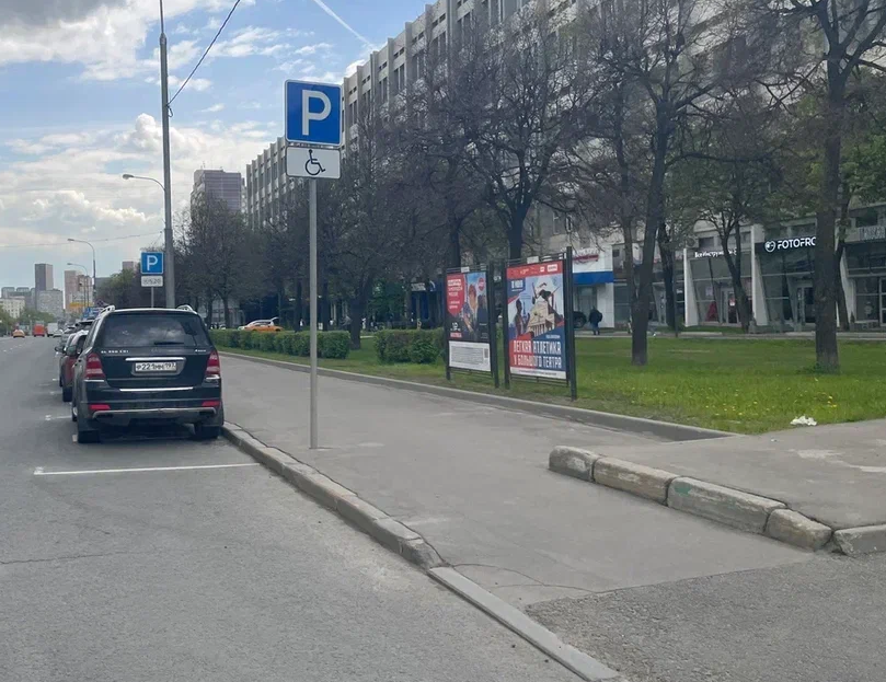 Фотография рекламного носителя, тип: Афиша 1.75x1.8, адрес: Марксистская ул., д.34, стенд 2, Москва, Россия. Сторона А №618624