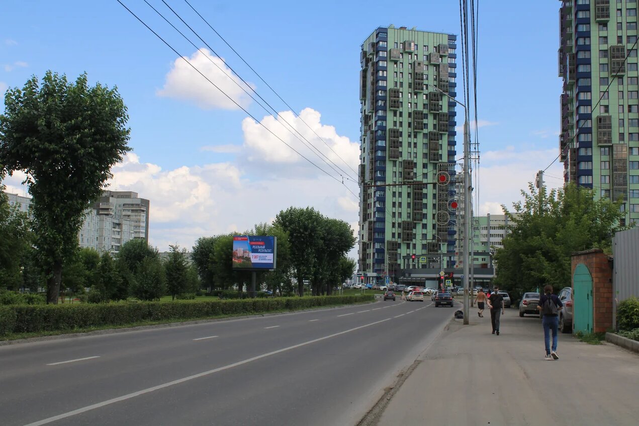 Фотография рекламного носителя, тип: Билборд 3x4, адрес: Красной армии ул., д.103, Красноярск, Красноярский край, Россия. Сторона А1-А10 №260101