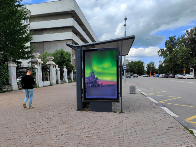 Фотография рекламного носителя, тип: Остановка 1.8x1.2, адрес: 8-го Марта ул., д.2/1, ост. "Драмтеатр", Екатеринбург, Свердловская область, Россия. Сторона Б №1327864