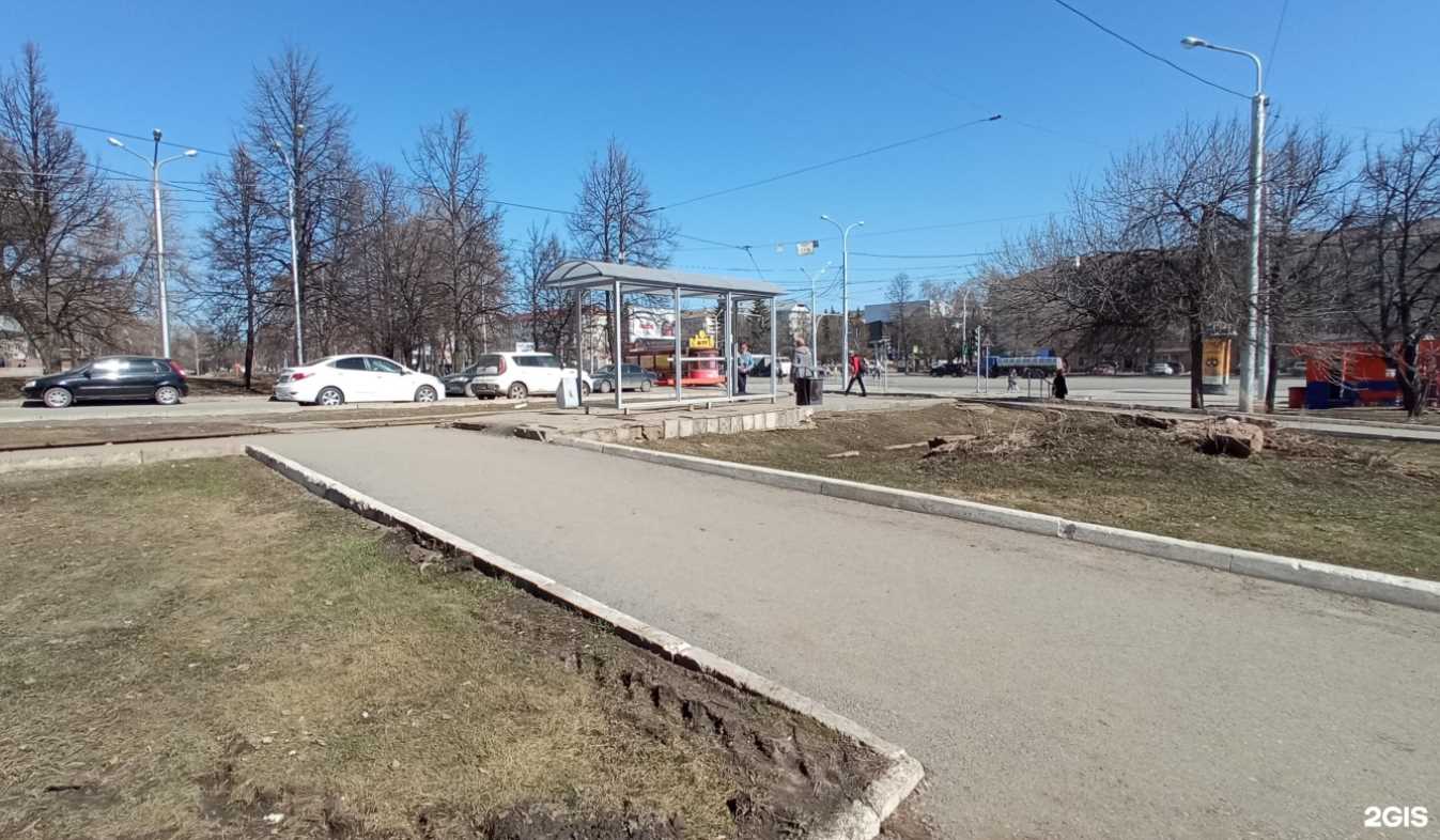 Фотография рекламного носителя, тип: Остановка 1.8x1.2, адрес: Госцирк остановка, Уфа, Республика Башкортостан, Россия. Сторона A №1378035