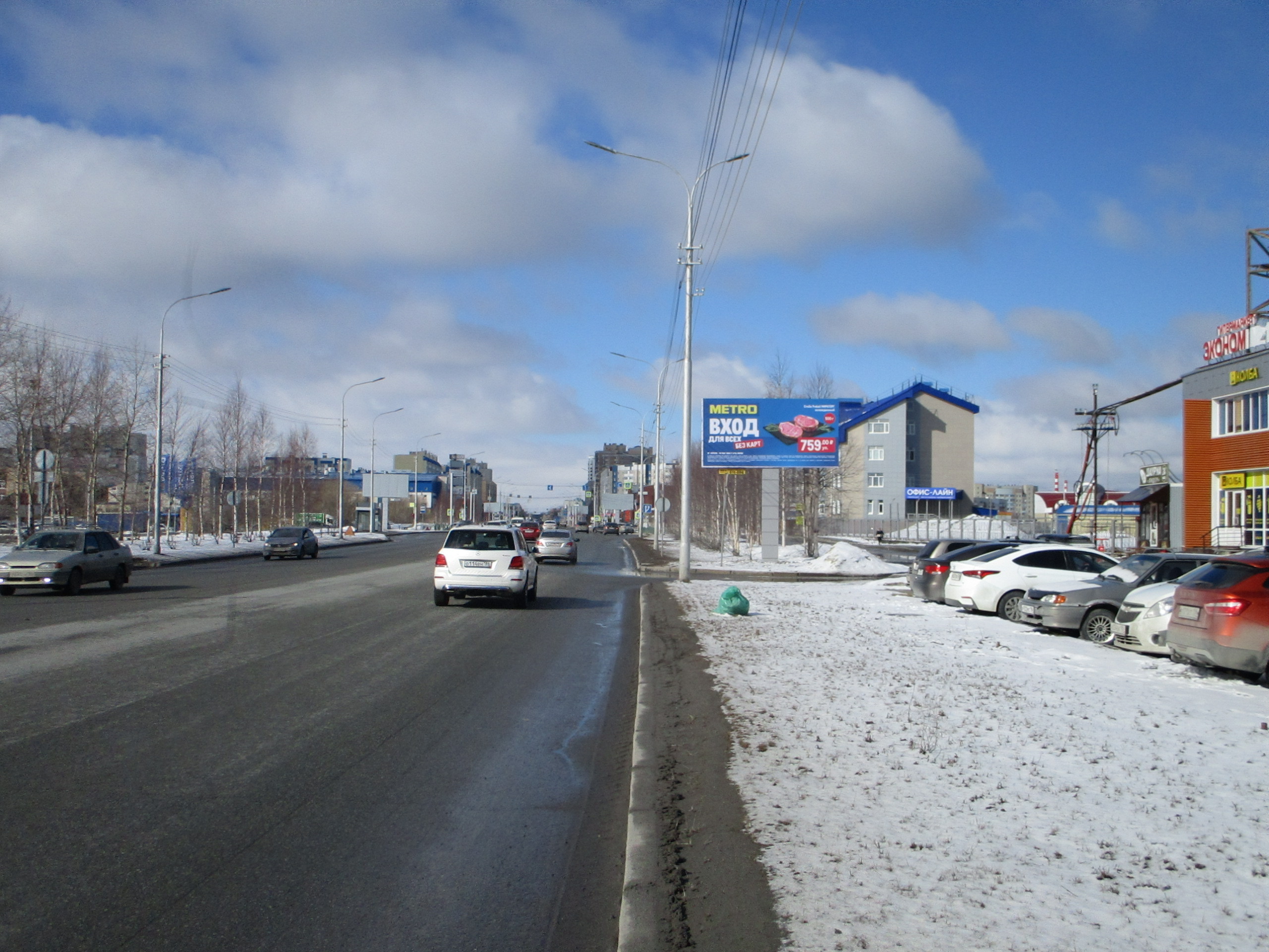 Фотография рекламного носителя, тип: Билборд 3x6, адрес: 30 лет Победы ул., д.53, корп.1, Сургут, Ханты-Мансийский автономный округ – Югра, Россия. Сторона А №512775