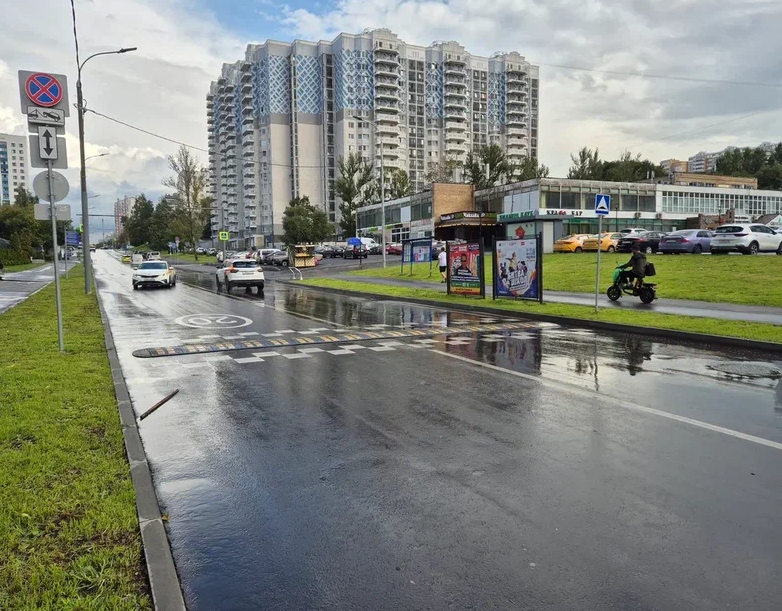 Фотография рекламного носителя, тип: Афиша 1.75x1.8, адрес: Бутлерова ул., д.10, стенд 1, Москва, Россия. Сторона A №865063