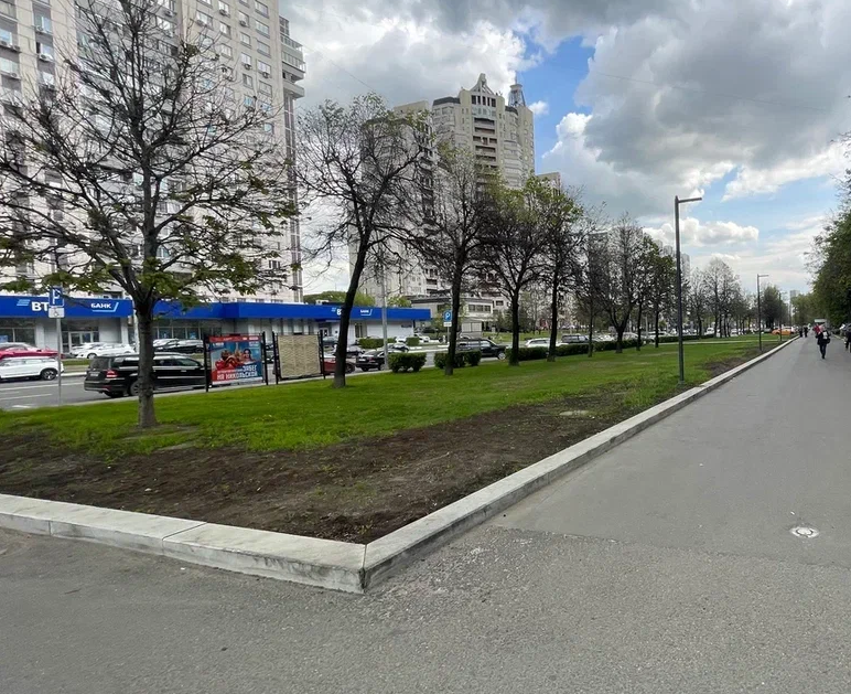 Фотография рекламного носителя, тип: Афиша 1.75x1.8, адрес: Марксистская ул., д.34, стенд 2, Москва, Россия. Сторона B №1381704