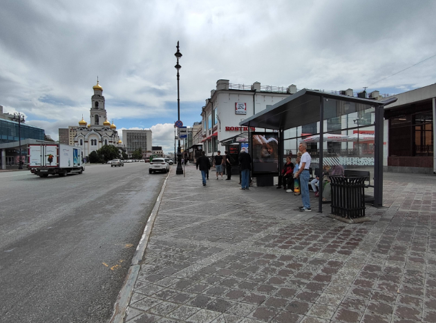 Фотография рекламного носителя, тип: Остановка 1.8x1.2, адрес: 8-го Марта ул., д.8Б, Екатеринбург, Свердловская область, Россия. Сторона А1 №1327865