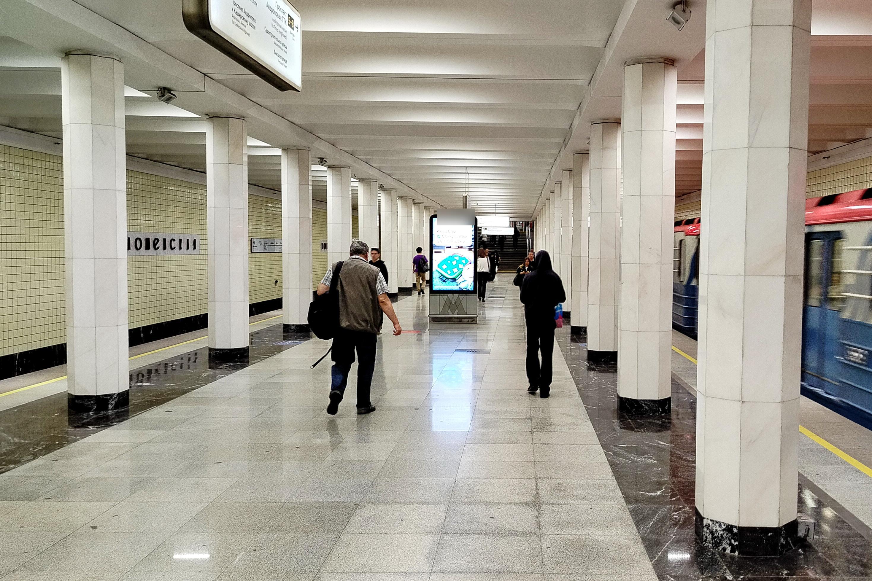 Фотография рекламного носителя, тип: Видеоэкран, адрес: Станция метро «Коломенская», линия Замоскворецкая, Москва, Россия. Сторона/вариант А2 №1422991