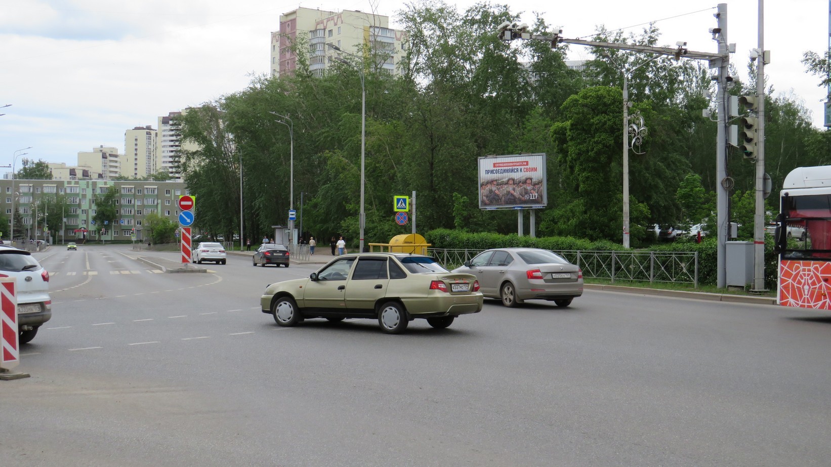 Фотография рекламного носителя, тип: Ситиборд 2.7x3.7, адрес: Локомотивная ул. Х Энгельса ул., ДКЖ, Пермь, Пермский край, Россия. Сторона A1-A3 №758458