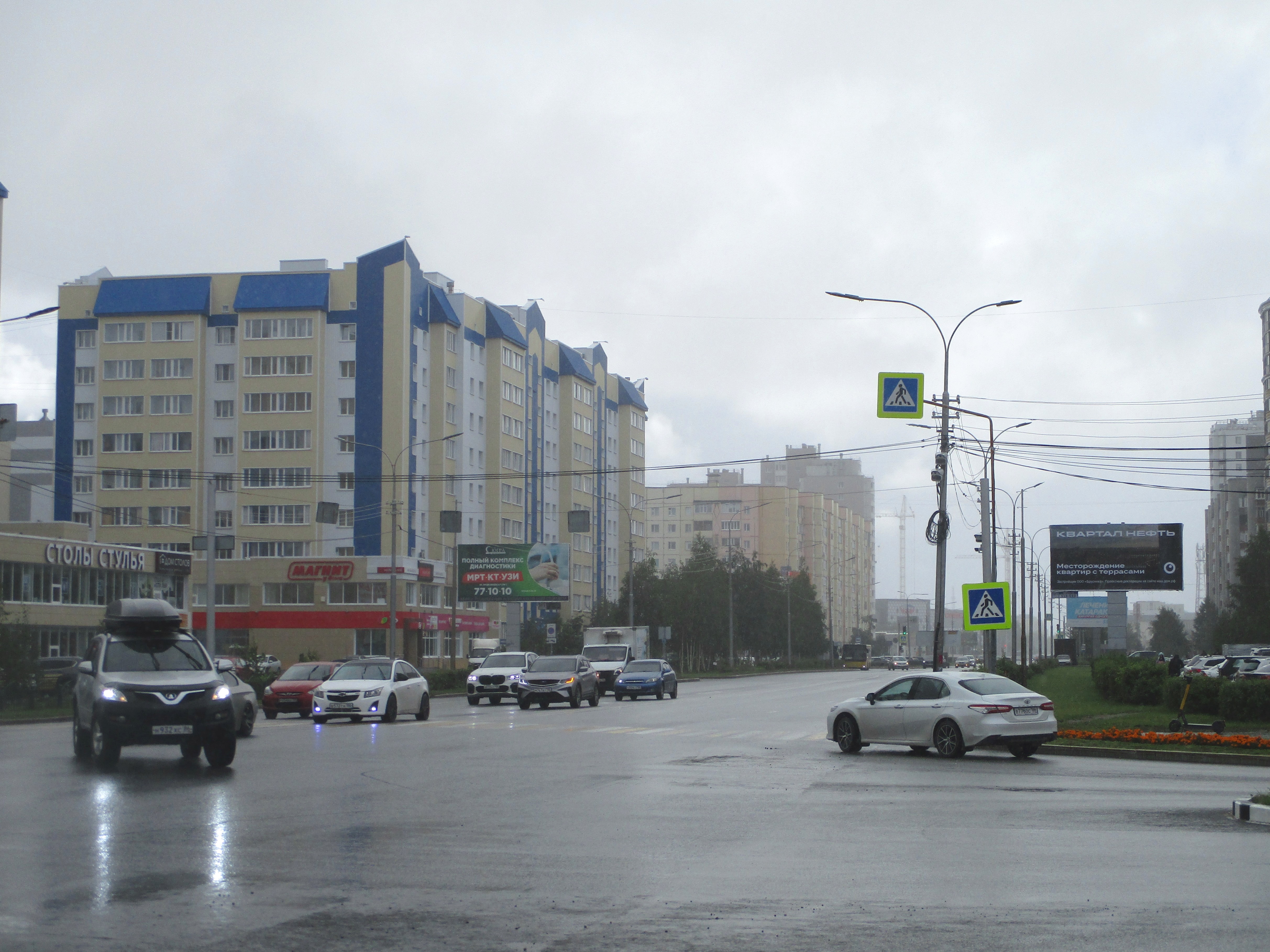 Фотография рекламного носителя, тип: Билборд 3x6, адрес: 30 лет Победы ул., д.45, Сургут, Ханты-Мансийский автономный округ – Югра, Россия. Сторона А №1068029