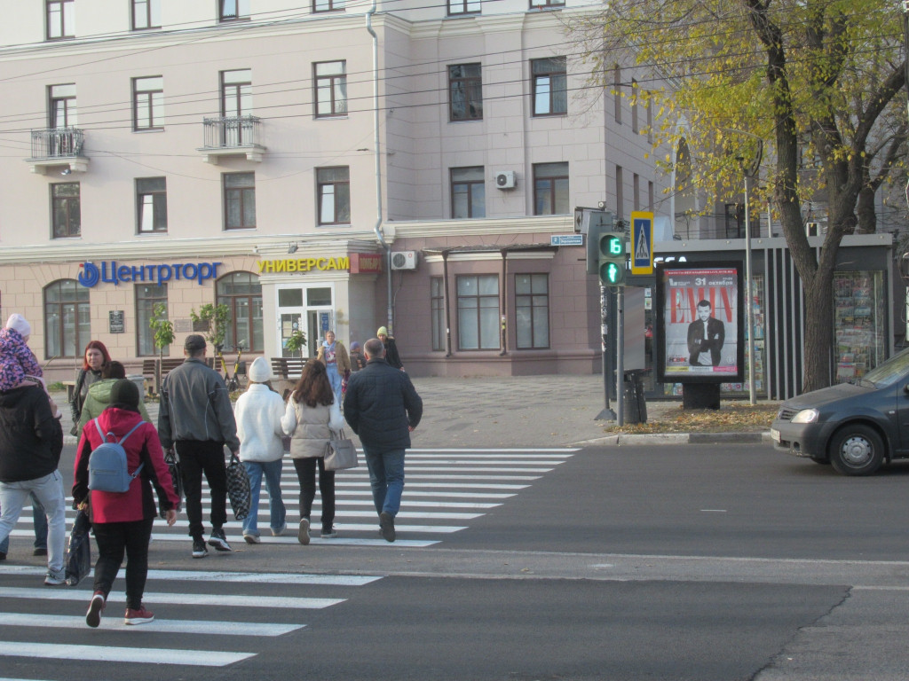 Фотография рекламного носителя, тип: Ситиформат 1.8x1.2, адрес: Кольцовская ул. Х Ворошилова ул., справа при движении к ул. 20-летия Октября, Воронеж, Воронежская область, Россия. Сторона A1-A6 №1330564