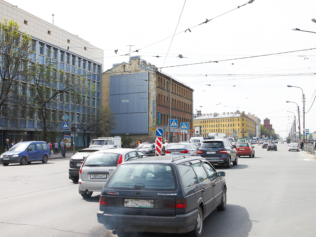 Фотография рекламного носителя, тип: Брандмауэр, адрес: Обводный кан. наб., 124, Санкт-Петербург, Россия. Сторона A1-A3 №108980