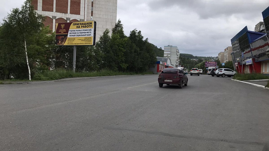 Фотография рекламного носителя, тип: Билборд 3x6, адрес: Нижнезаводская ул., ТК Настенька, Златоуст, Челябинская область, Россия. Сторона B №504324