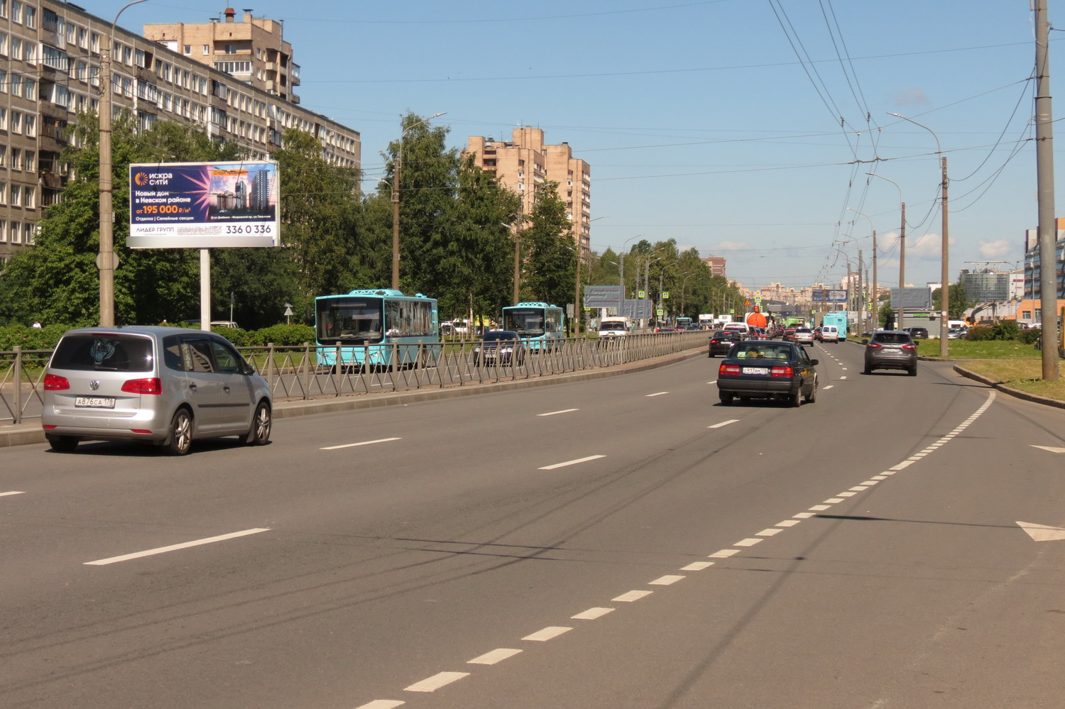 Фотография рекламного носителя, тип: Билборд 3x6, адрес: Большевиков пр-т., д.33, корп.1, поз.1, Санкт-Петербург, Россия. Сторона Б1 №631885