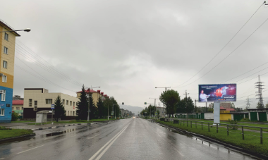 Фотография рекламного носителя, тип: Билборд 3x6, адрес: Кузнецкая ул., д.11, Междуреченск, Кемеровская область, Россия. Сторона А №1348781