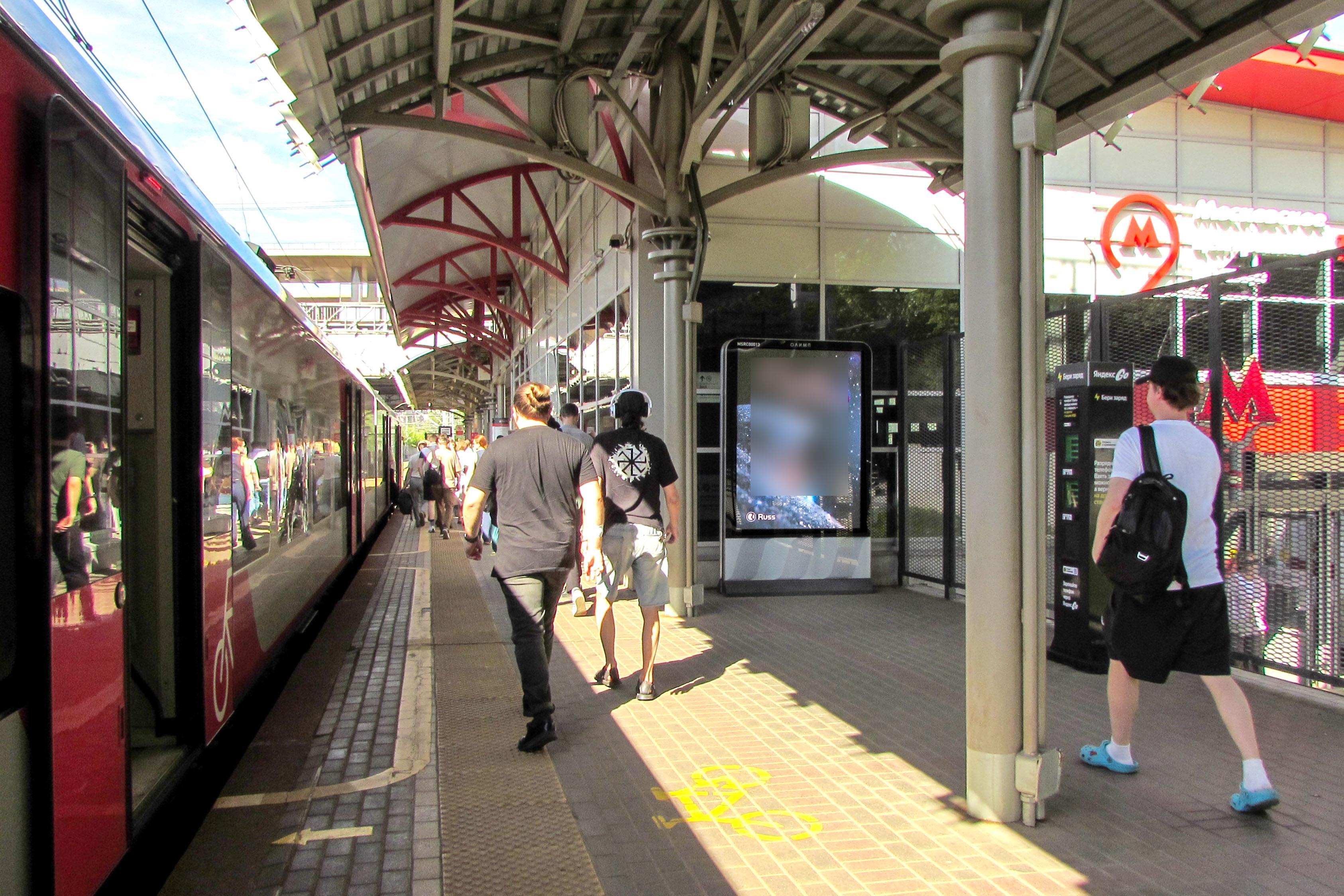 Фотография рекламного носителя, тип: Ситиформат 1.8x1.2, адрес: Верхние Котлы платформа 1, Москва, Россия. Сторона A1-А10 №698066