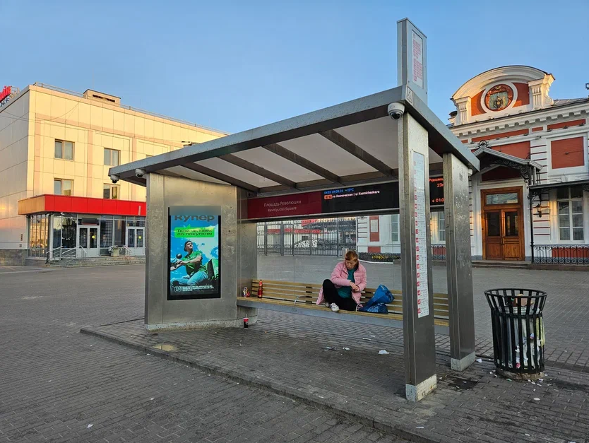 Фотография рекламного носителя, тип: Остановка, адрес: Революции пл., ост. Революции пл., поз.1, Нижний Новгород, Нижегородская область, Россия. Сторона A1-А10 №872303