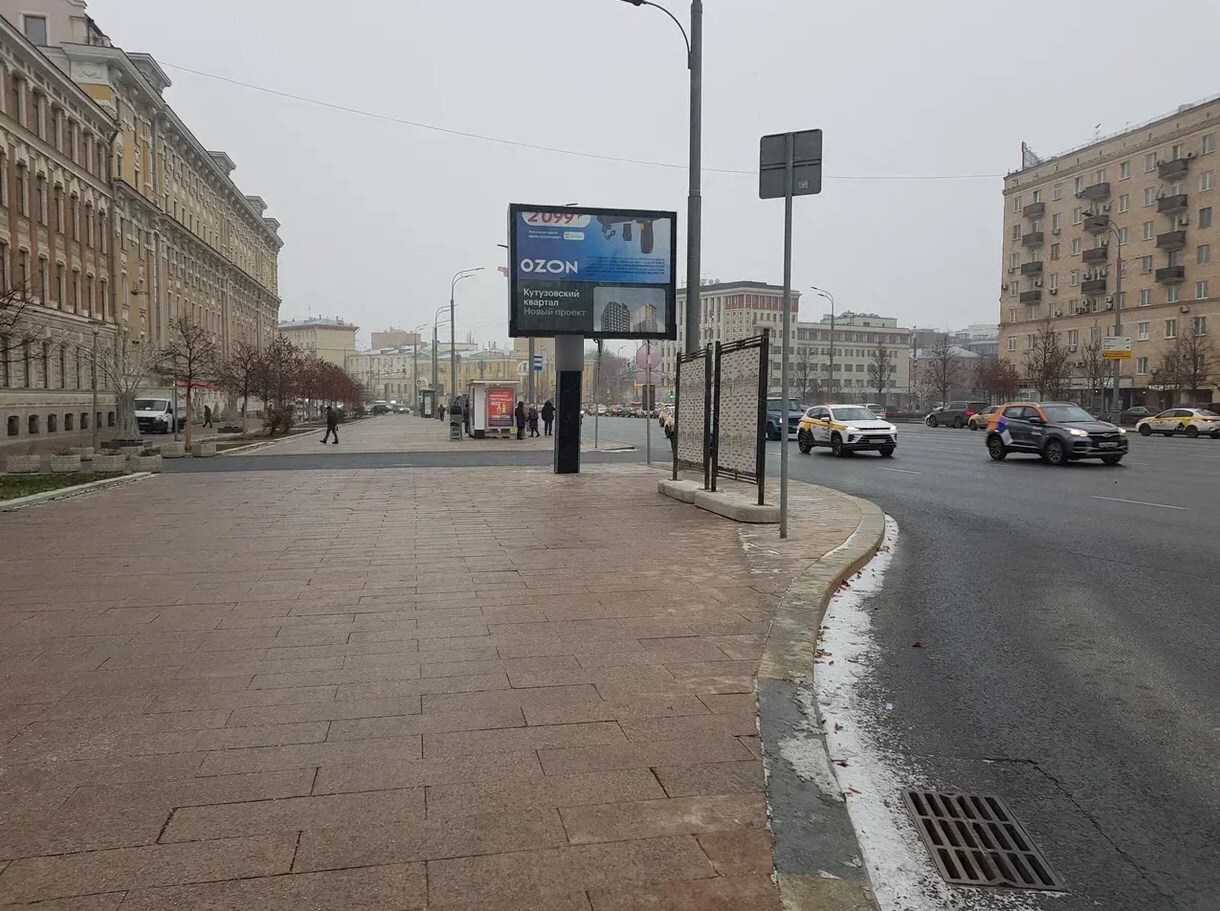 Фотография рекламного носителя, тип: Афиша 1.75x1.8, адрес: Смоленский б-р., д.6/8, стенд 1, Москва, Россия. Сторона B №618503