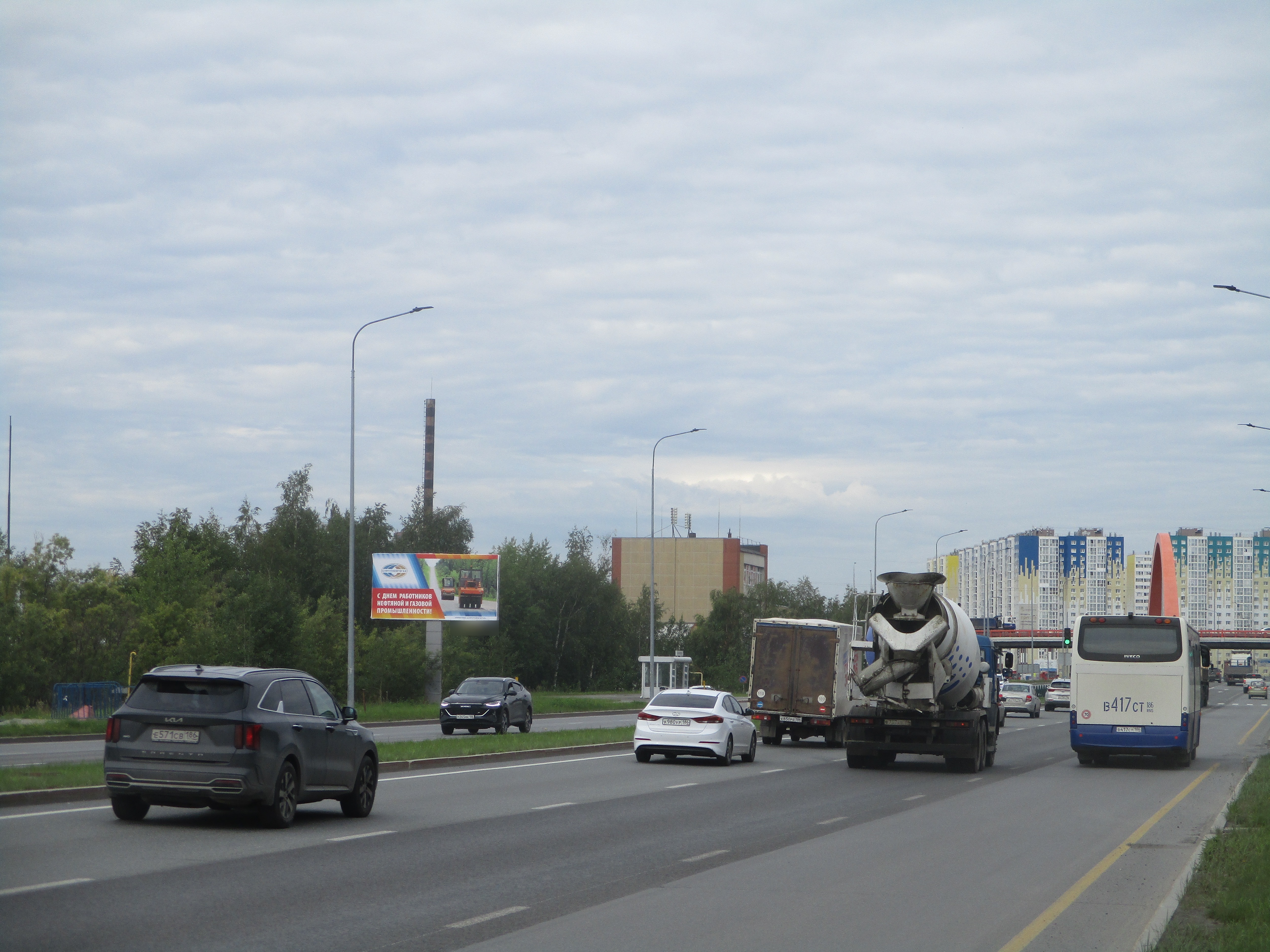 Фотография рекламного носителя, тип: Билборд 3x6, адрес: Нефтеюганское ш., н-в «Гормолзавод», Сургут, Ханты-Мансийский автономный округ – Югра, Россия. Сторона Б №696229