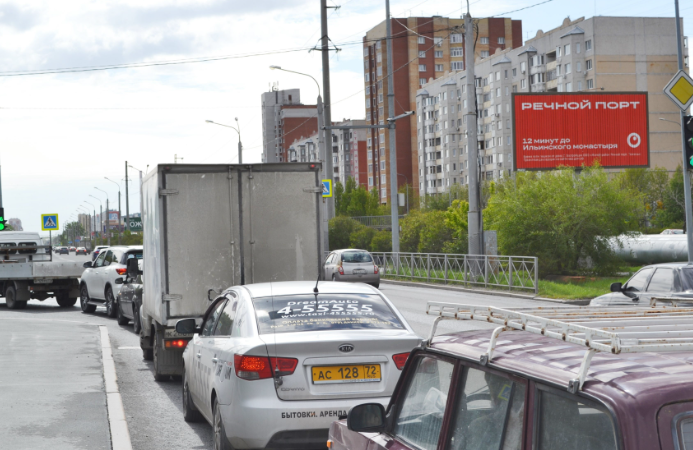 Фотография рекламного носителя, тип: Билборд 3x6, адрес: Широтная ул., д.96, поз.4, Тюмень, Тюменская область, Россия. Сторона А1-А3 №529707
