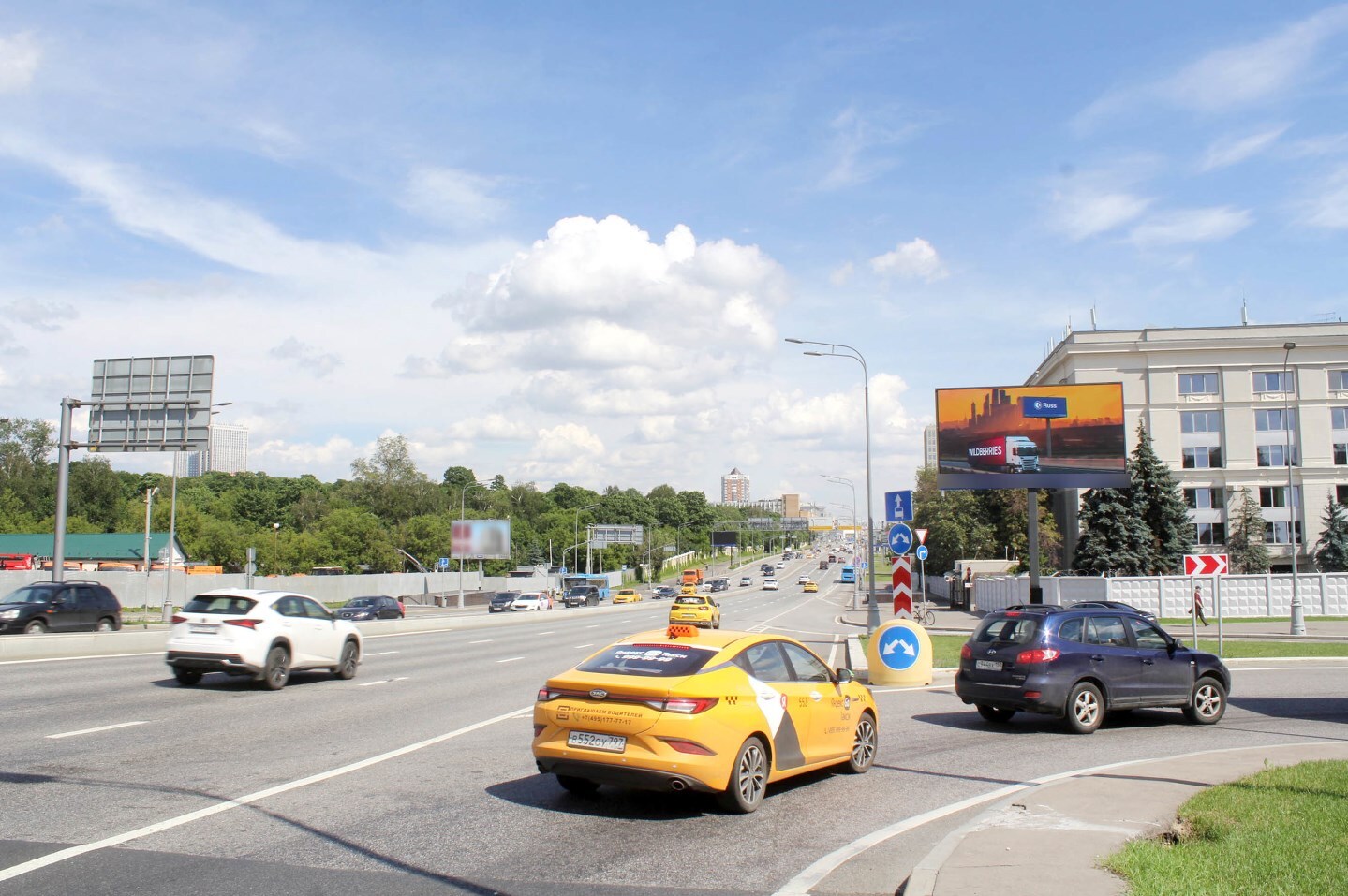 Фотография рекламного носителя, тип: Билборд 3x6, адрес: Звенигородское ш., д.29, стр.1, Москва, Россия. Сторона А1 №207749